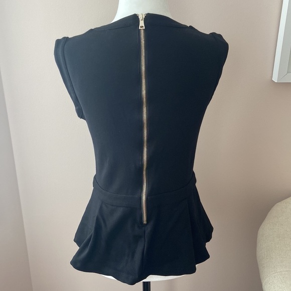 𝅺IMNYC l Black Peplum Top. - Picture 2 of 4